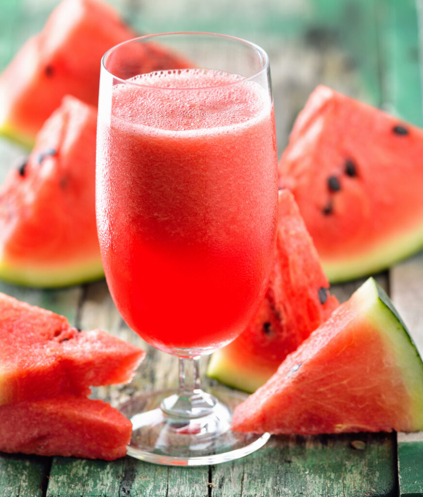 6 receitas de drinks sem álcool para beber sem moderação neste verão